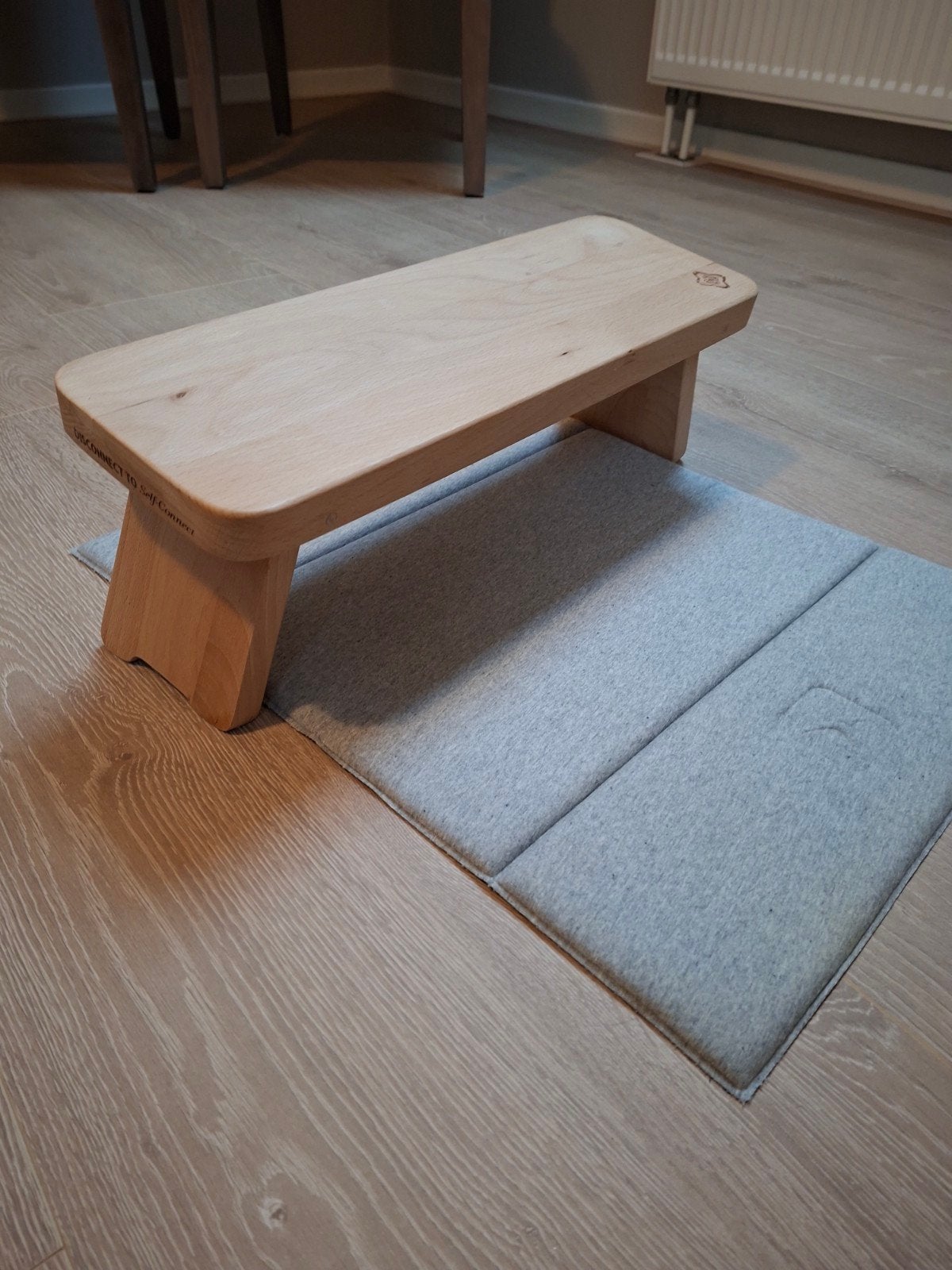 Houten Yoga Bankje met Kussen - Meditatie & Ontspanning, Sport en Fitness, Ophalen, Zo goed als nieuw, Yoga-accessoire