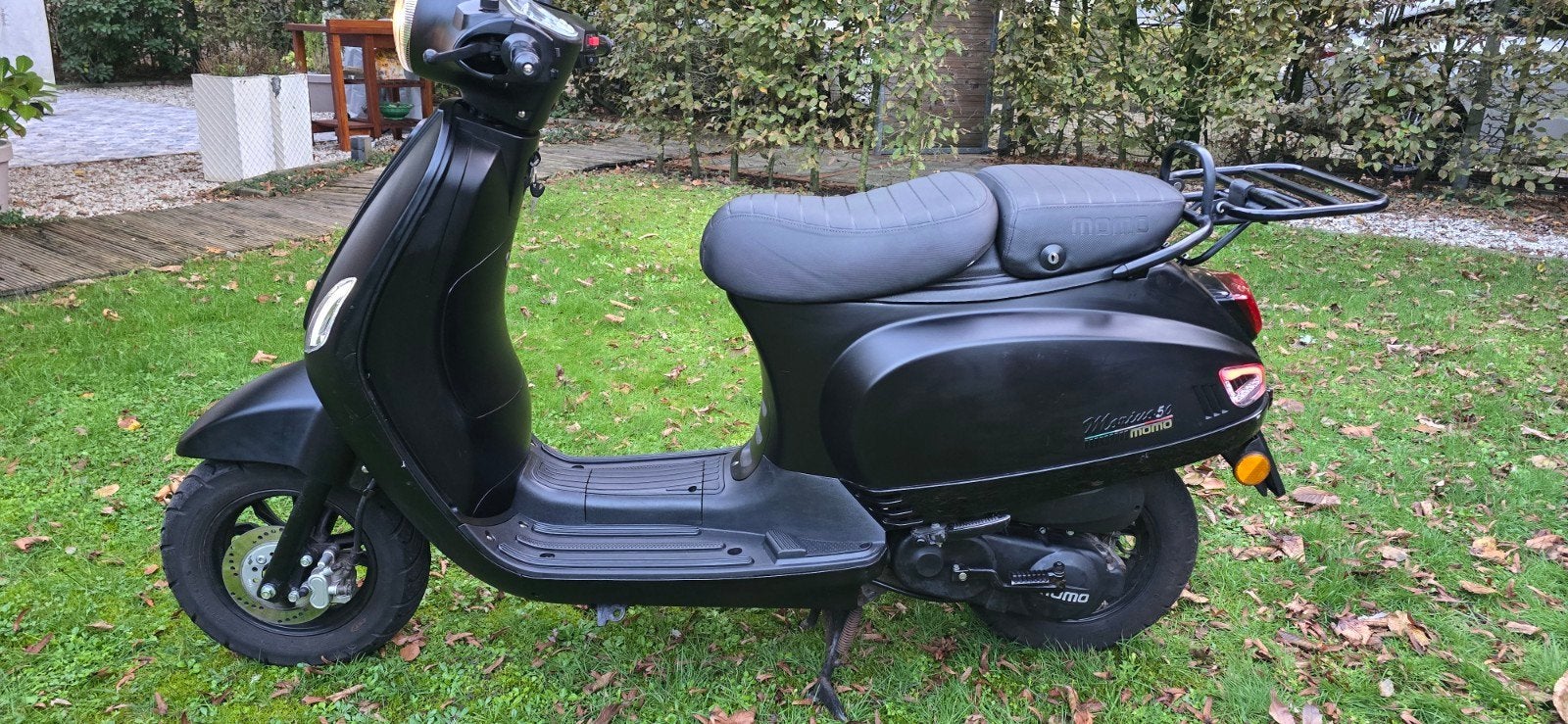 Momo Morino 50 Scooter, mat zwart, Fietsen en Brommers, Overige merken, Gebruikt, Ophalen of Verzenden, Benzine