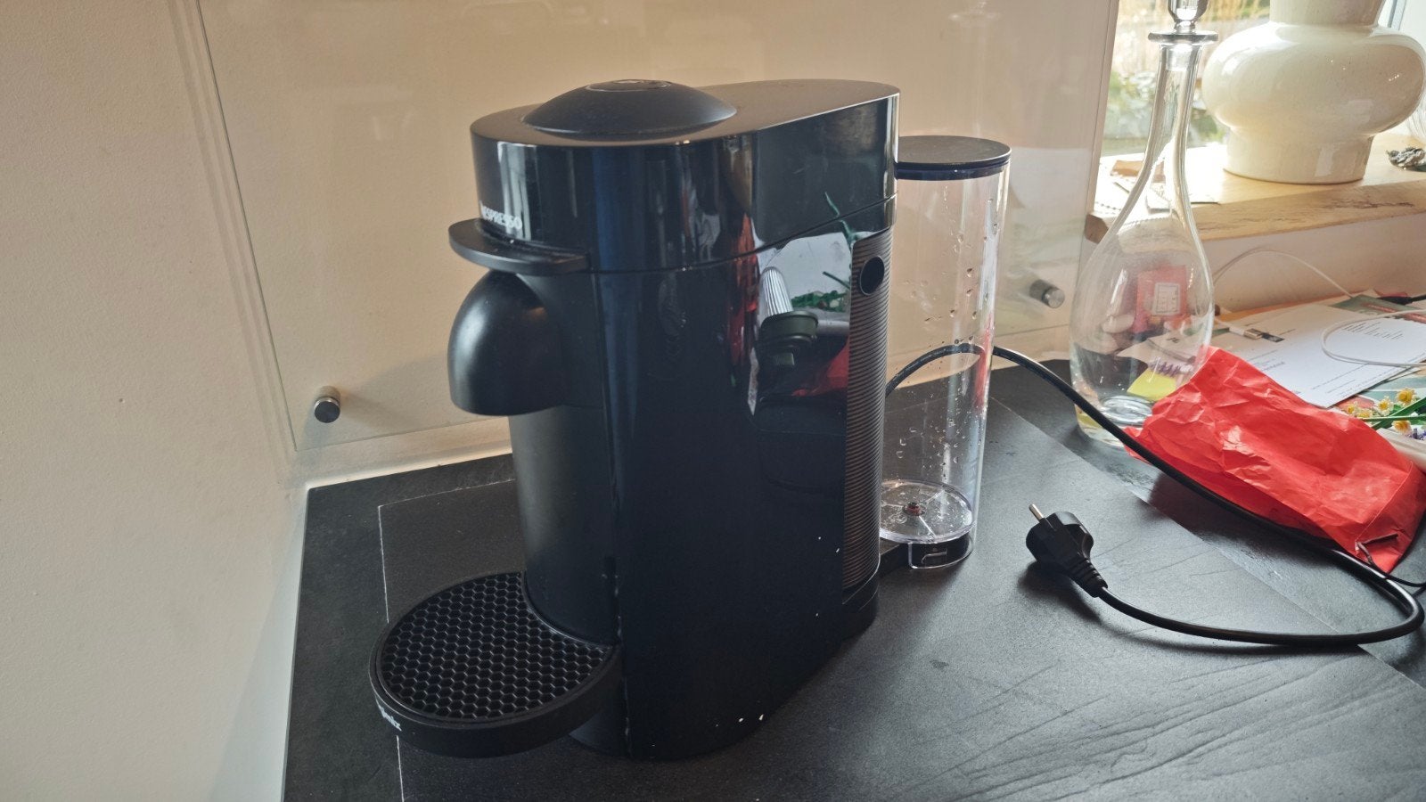 Nespresso Magimix Vertuo Next Koffiemachine Zwart, Gebruikt, Koffiemachine, Ophalen of Verzenden, Koffiepads en cups