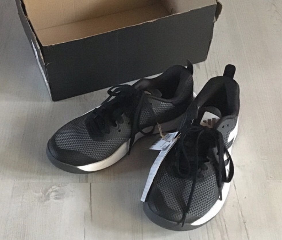 Nieuwe Adidas sportschoenen 38, Nieuw, Ophalen of Verzenden, Sportschoenen, Zwart