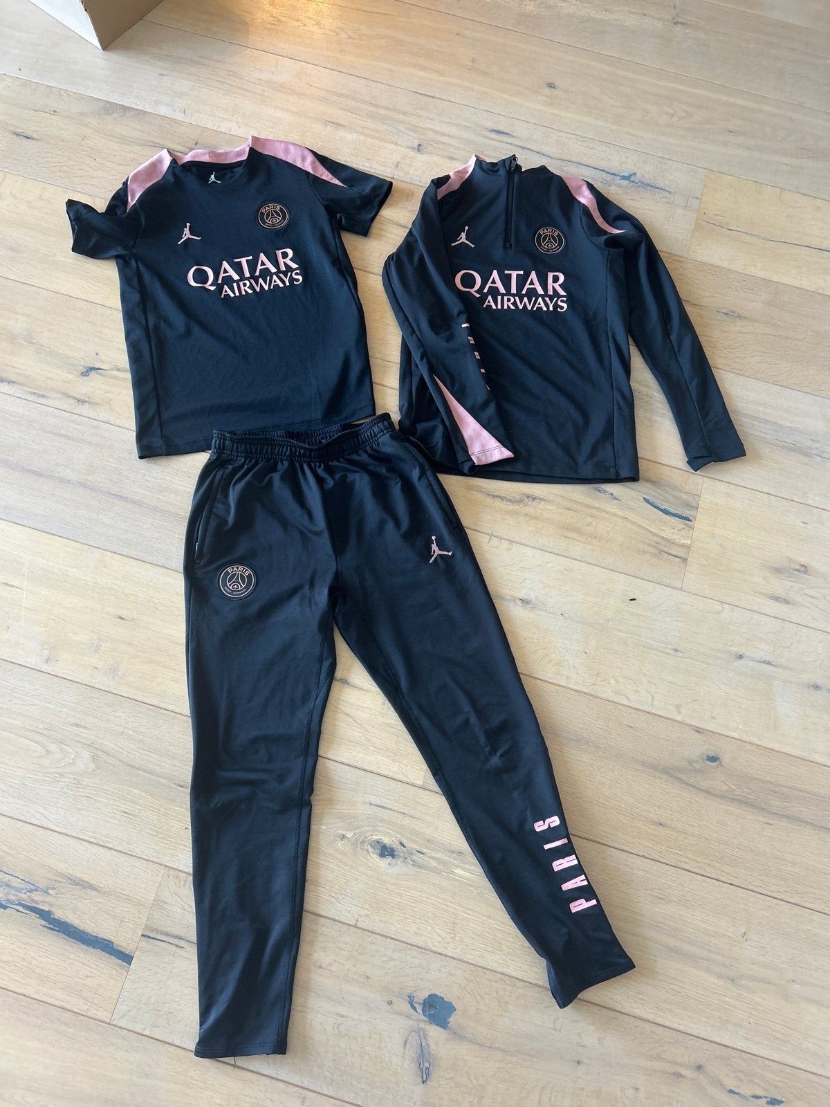 *Paris Saint Germin*  3-delig Trainingspak, Kinderen en Baby's, Ophalen, Zo goed als nieuw, Meisje, Sport- of Zwemkleding