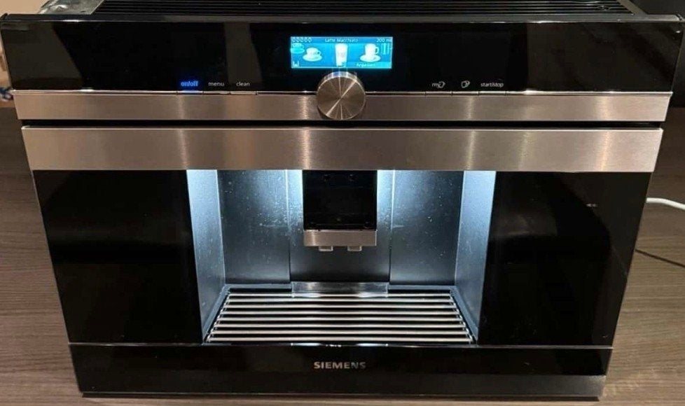 Siemens CT636LES1 Inbouw Koffiemachine
Stijlvolle Siemens in, Witgoed en Apparatuur, Koffiezetapparaten, Koffiemachine, Zo goed als nieuw