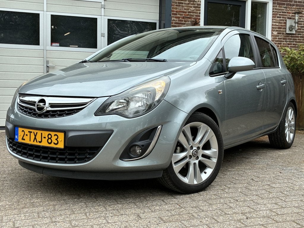 Opel Corsa 1.4-16V BlitZ '14 Airco Cruise Navi 100 Pk 82 Dkm, Auto's, Voorwielaandrijving, Euro 5, Gebruikt, Zwart