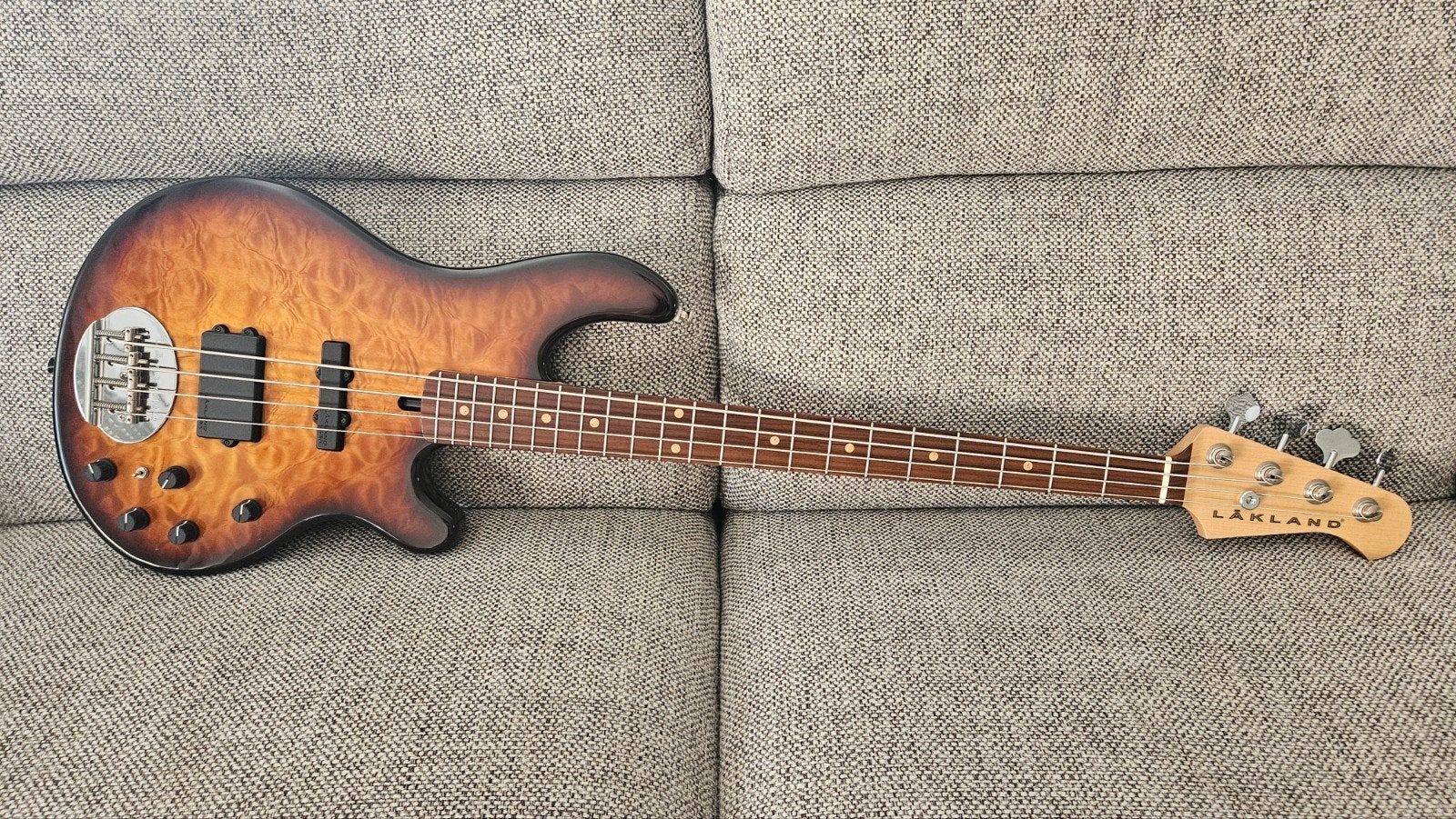 Lakland 44-94 USA Deluxe, Muziek en Instrumenten, Snaarinstrumenten | Gitaren | Bas, Ophalen of Verzenden, Zo goed als nieuw, Elektrisch