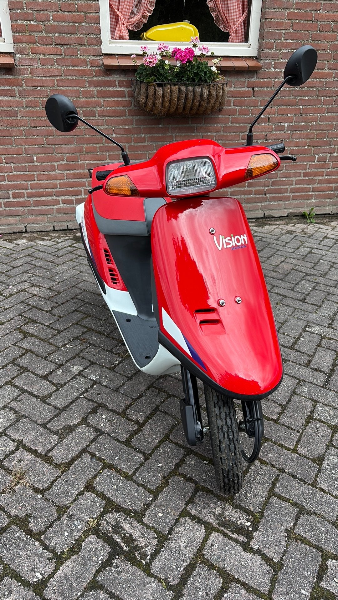 Honda Vision Metin 45 Km 87 Km ! Nieuw Rijklaar, Fietsen en Brommers, Brommers | Honda, Vision, Maximaal 45 km/u, Sa50, Zo goed als nieuw