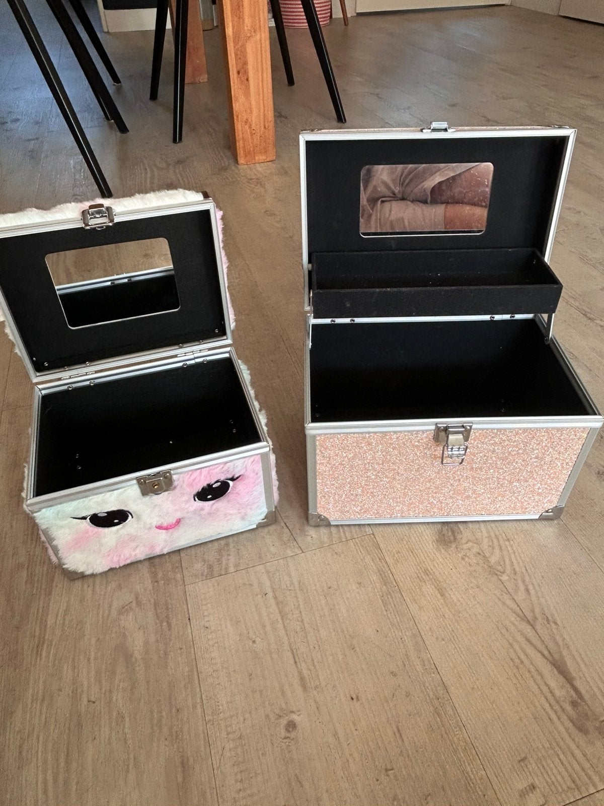 Beautycase - make upkoffers, Sieraden, Tassen en Uiterlijk, Gebruikt, Ophalen of Verzenden, Met spiegeltje(s), Roze