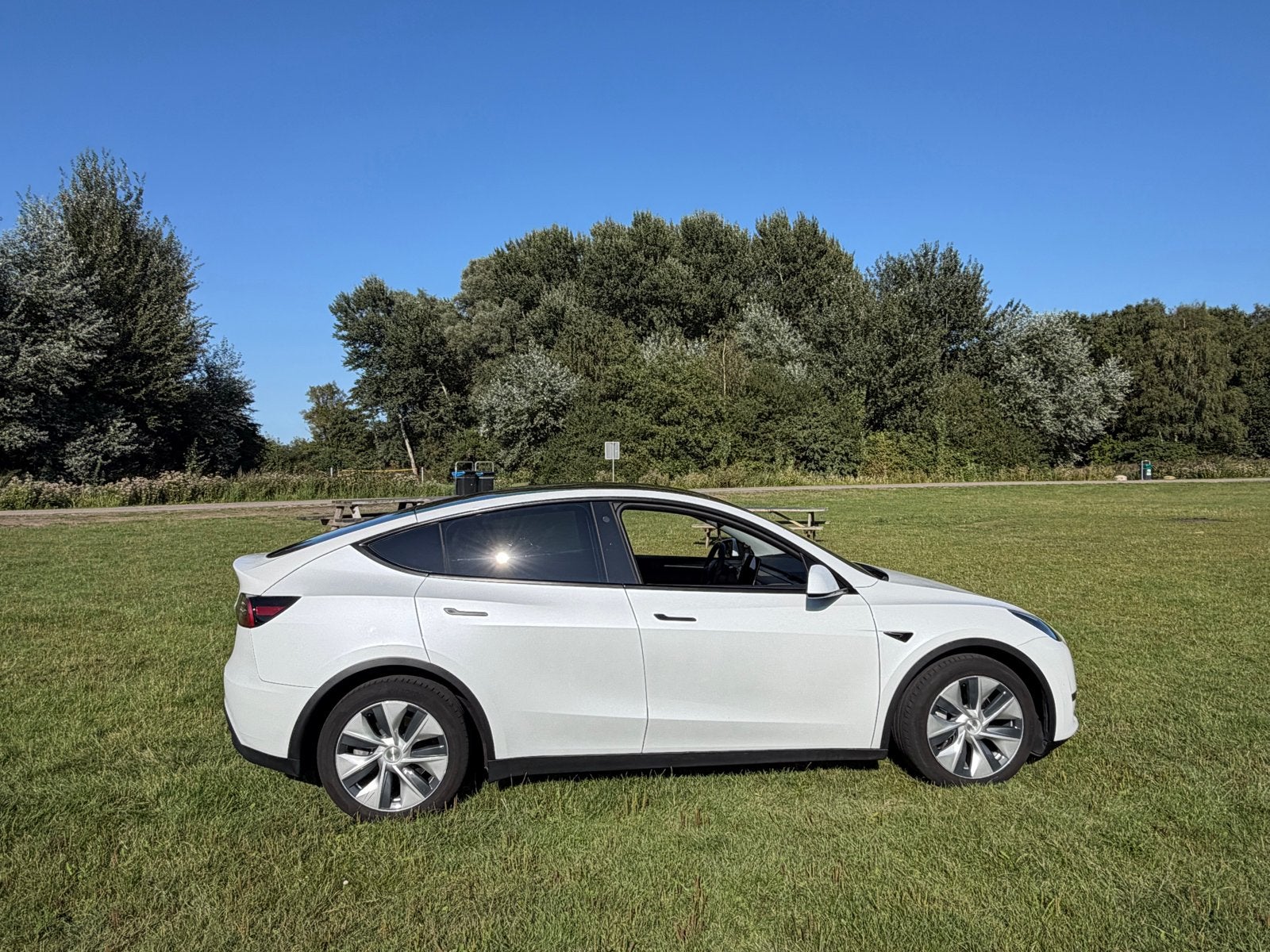 Tesla Model Y - dec 2022 Wit, Auto's, Tesla, Automaat, Achterwielaandrijving, 23 min, 375 min