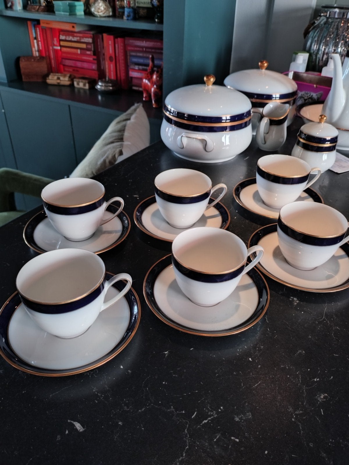 Hutschenreuter Olivia 63 Kobalt blauw goud servies, Antiek en Kunst, Antiek | Servies compleet, Ophalen
