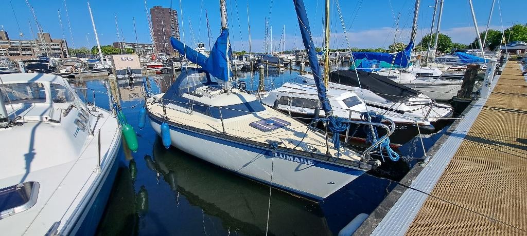 Knusse Friendship, off-grid camper op het water, Watersport en Boten, Kajuitzeilboten en Zeiljachten, Gebruikt, Benzine, Polyester