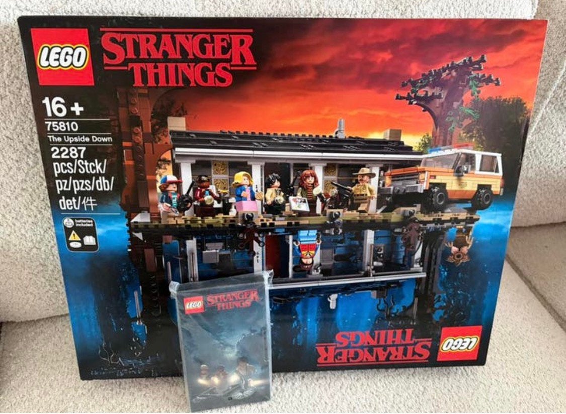 Lego 75810 Stranger Things The Upside Down *NIEUW* in doos, Ophalen of Verzenden