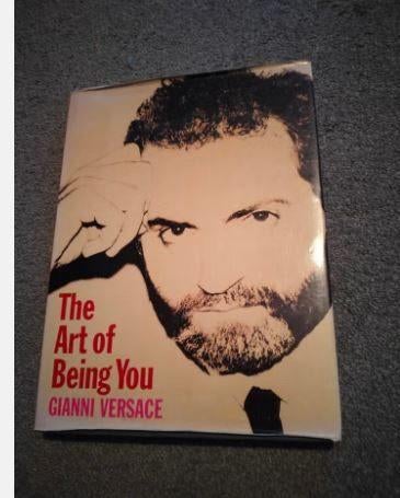 Gianni Versace - The Art of Being You, Ophalen of Verzenden, Gelezen, Mode algemeen