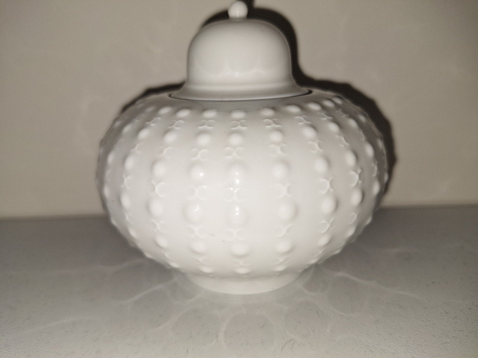 Prachtig wit suikerpotje met uniek reliëf. MEISSEN., Ophalen of Verzenden