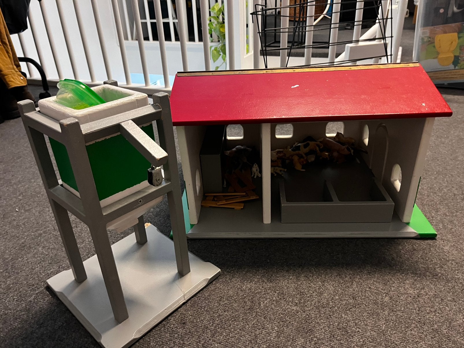Houten boederij, handgemaakt, met diertjes, Kinderen en Baby's, Speelgoed | Houten speelgoed, Ophalen, Gebruikt
