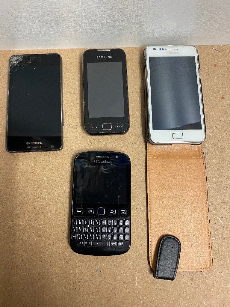 Partij oude smartphones (Samsung, BlackBerry), Ophalen of Verzenden, Niet werkend, Zwart, 64 GB