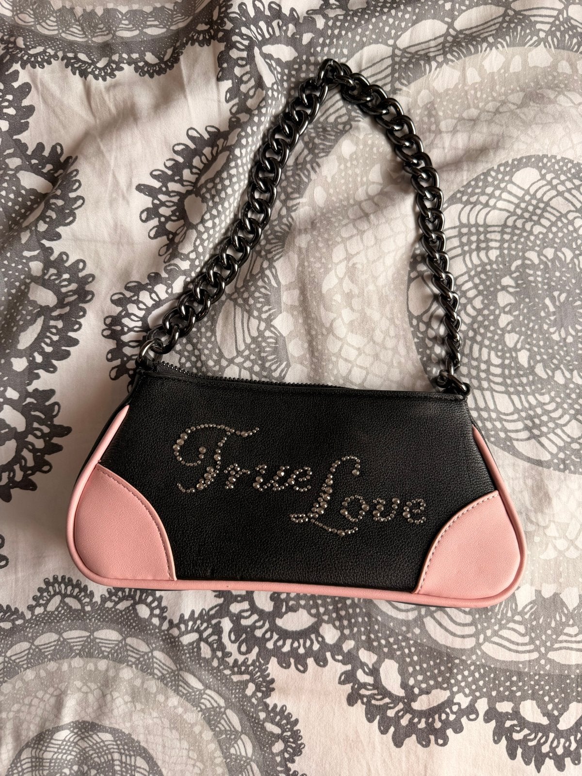 Stradivarius 'True Love' Schoudertasje - Nieuw!, Ophalen of Verzenden, Nieuw, Zwart, Schoudertasje