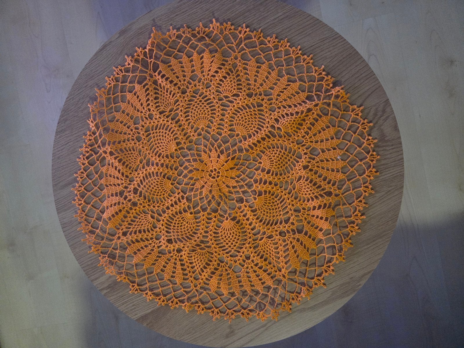 Handgemaakt Oranje Gehaakt Tafelkleedje - Rond, Huis en Inrichting, Oranje, Rond, Nieuw, Ophalen of Verzenden