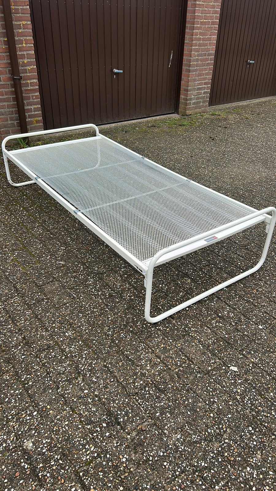 Logeerbed Avek design metaal 90x200 bezorging mogelijk, Ophalen, 90 cm, Eenpersoons, Zo goed als nieuw
