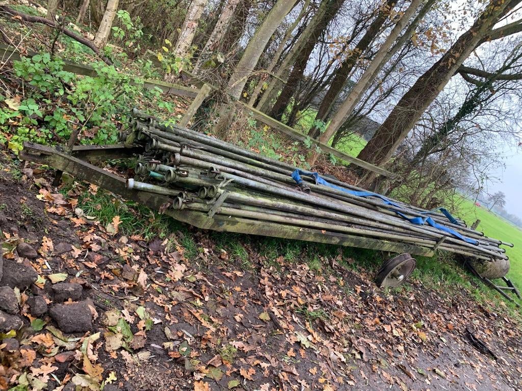 Antieke beregeningsbuizen / beregeningsinstallatie op kar, Ophalen