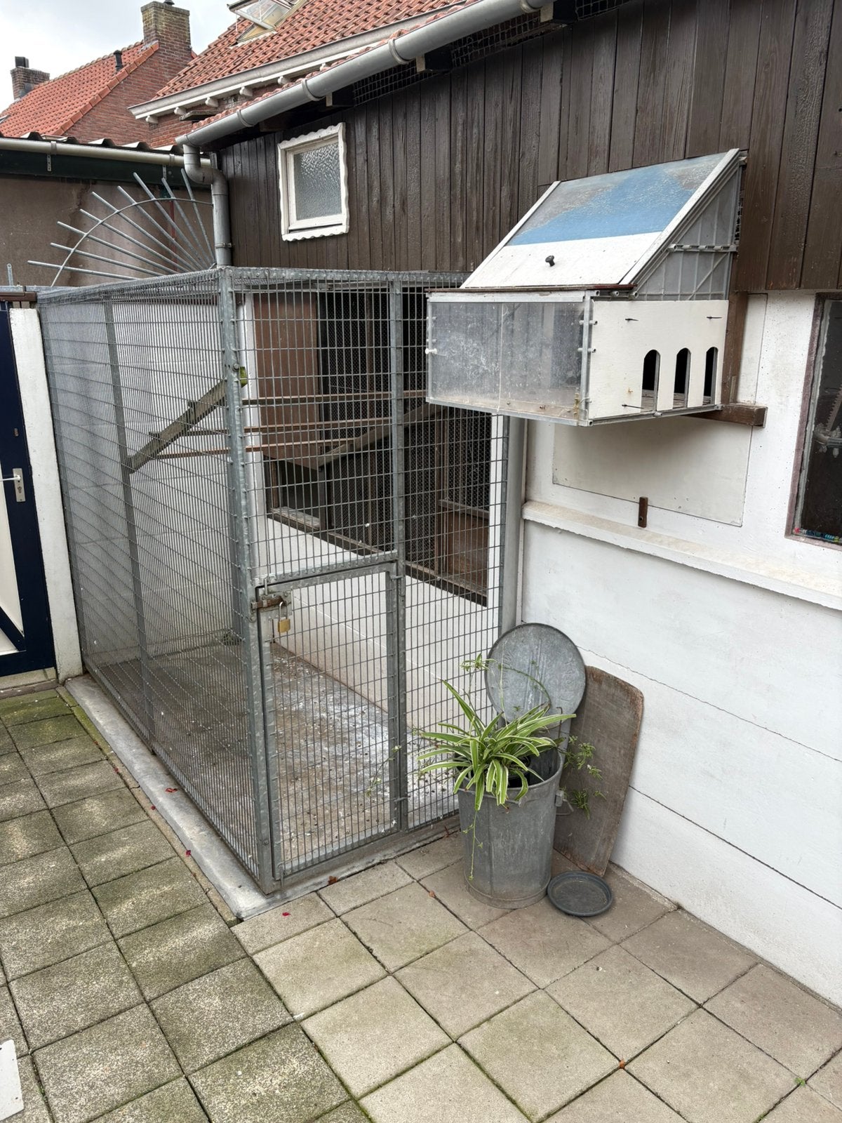 Duivenhok + spoetnik, Ophalen, Zo goed als nieuw, Hout, Vogelkooi