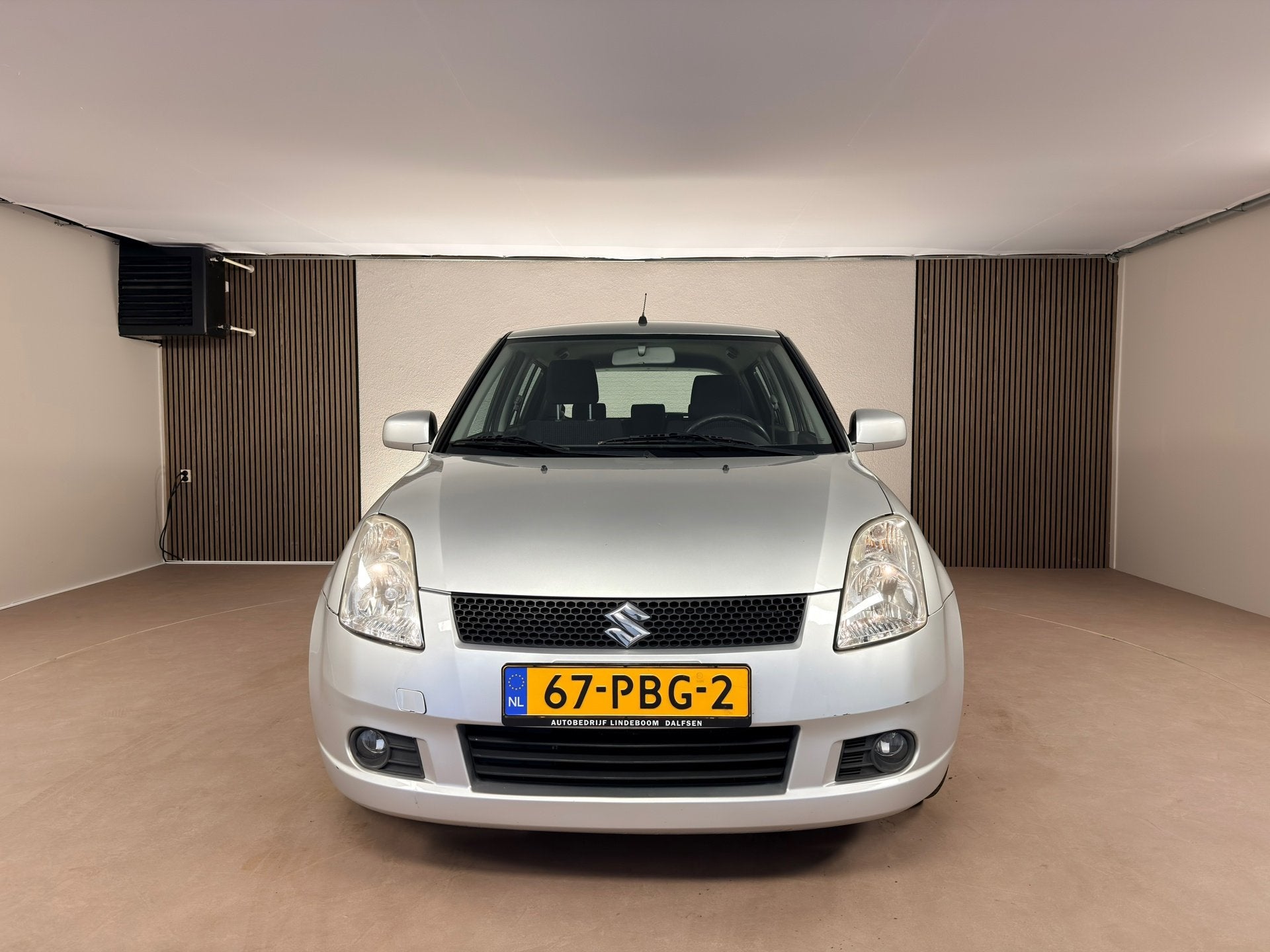 Suzuki Swift 1.3 GLS Automaat, Airco, Centrale vergrendeling, Stof, Zwart, 400 kg, Swift