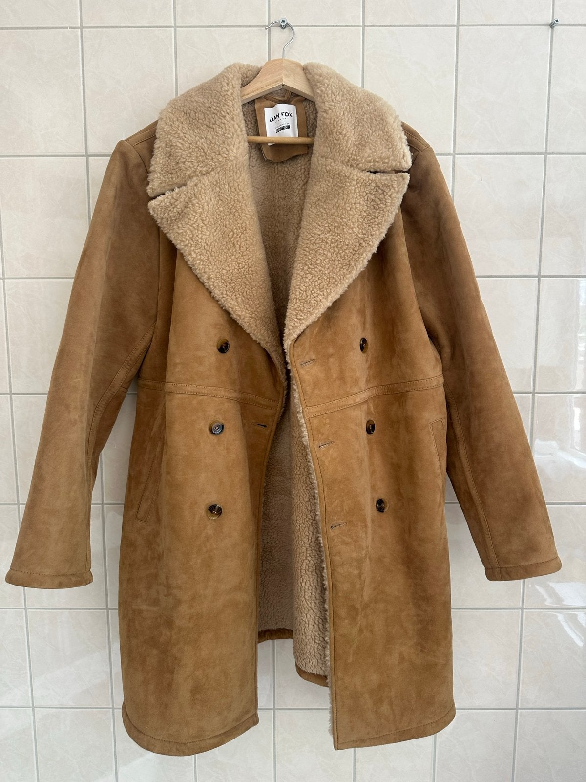 Dan Fox x About You Lammy Coat - Maat L, Ophalen, Nieuw, Maat 42/44 (L), Bruin