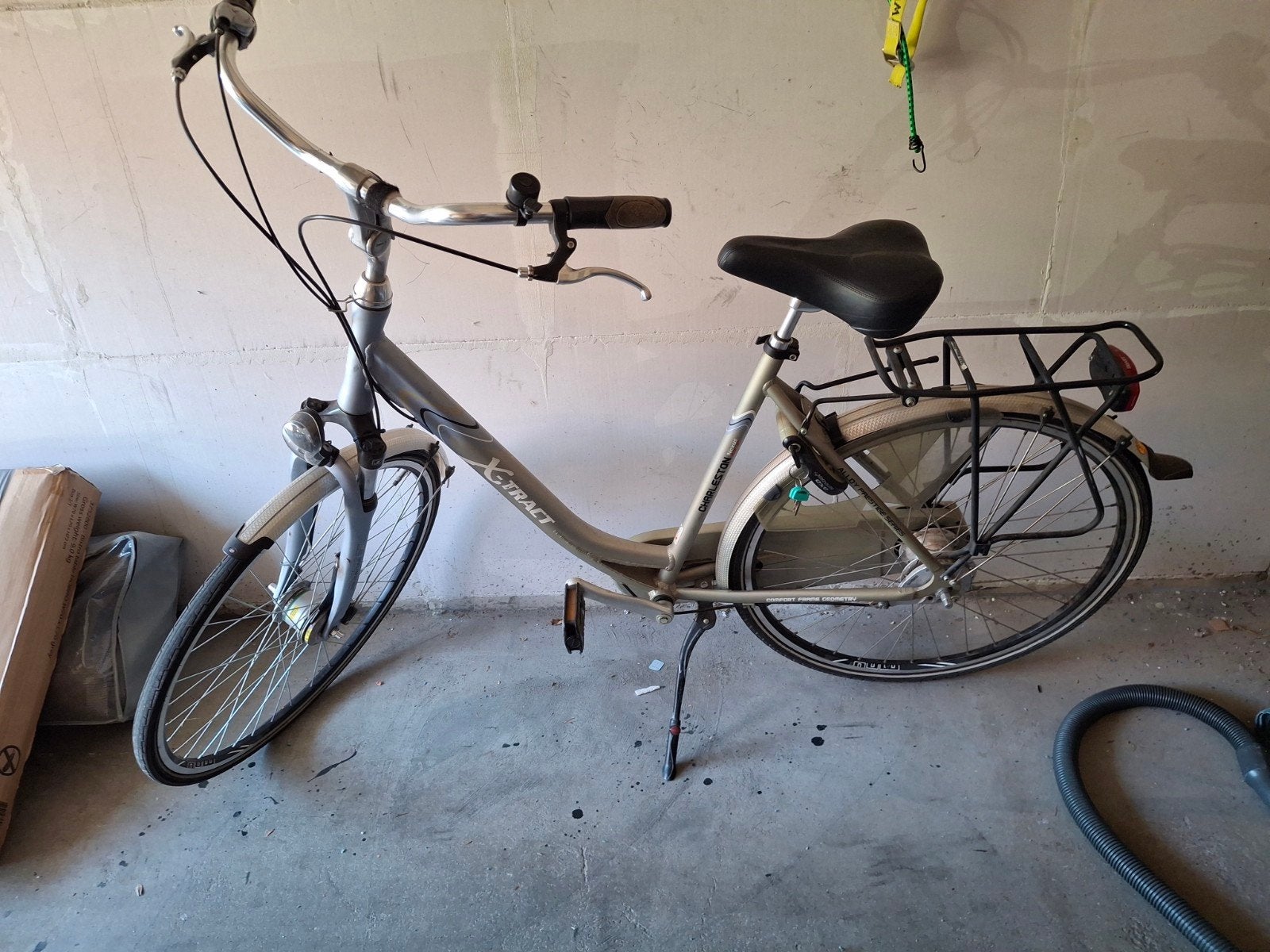Damesfiets, Ophalen