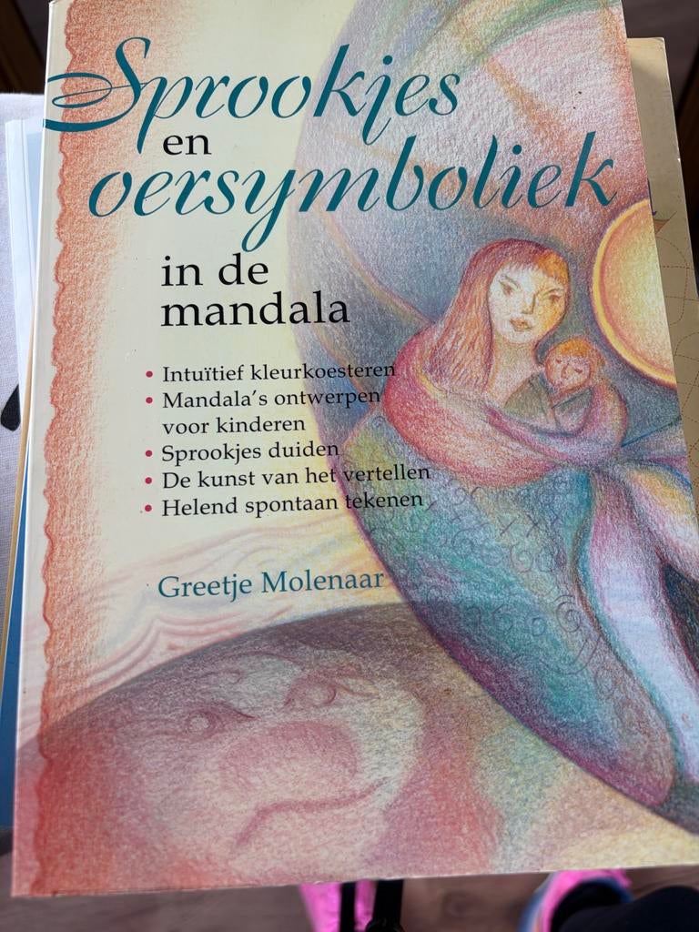 Sprookjes en oersymboliek in de mandala - Greetje Molenaar, Ophalen of Verzenden, Zo goed als nieuw