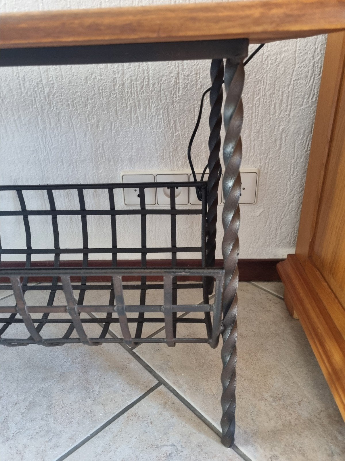 Lectuurbak tafel met smeedwerk - 77x37x53cm, Lectuurtafel, Ophalen, Gebruikt, Hout