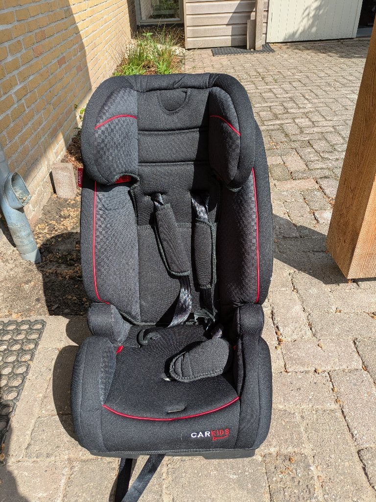CarKids autostoeltje (zwart/rood), Kinderen en Baby's, Autostoeltjes, Gebruikt, 9 t/m 18 kg, Zijbescherming, Isofix