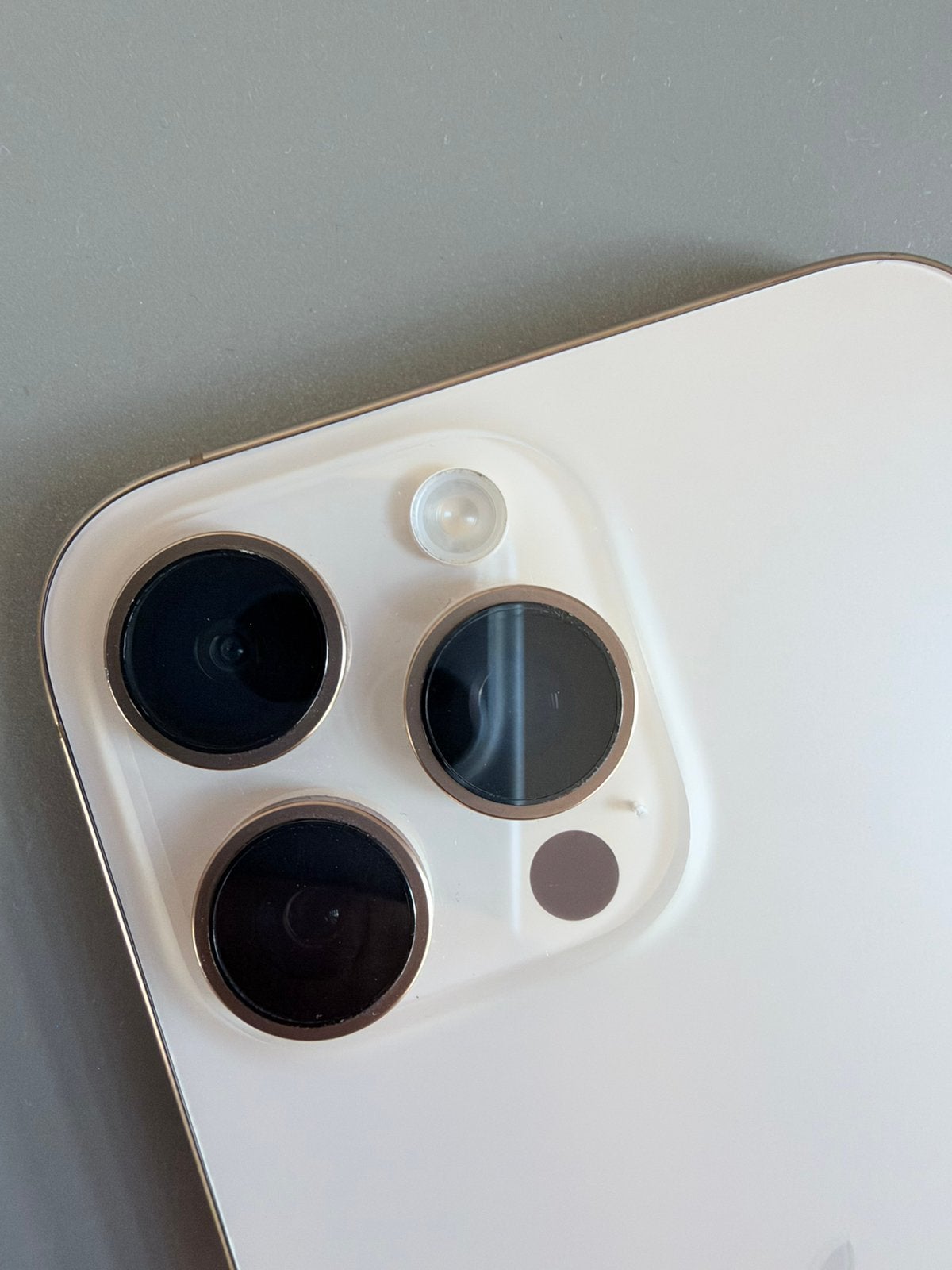 Foto 7 van IPHONE 16 PRO MAX
