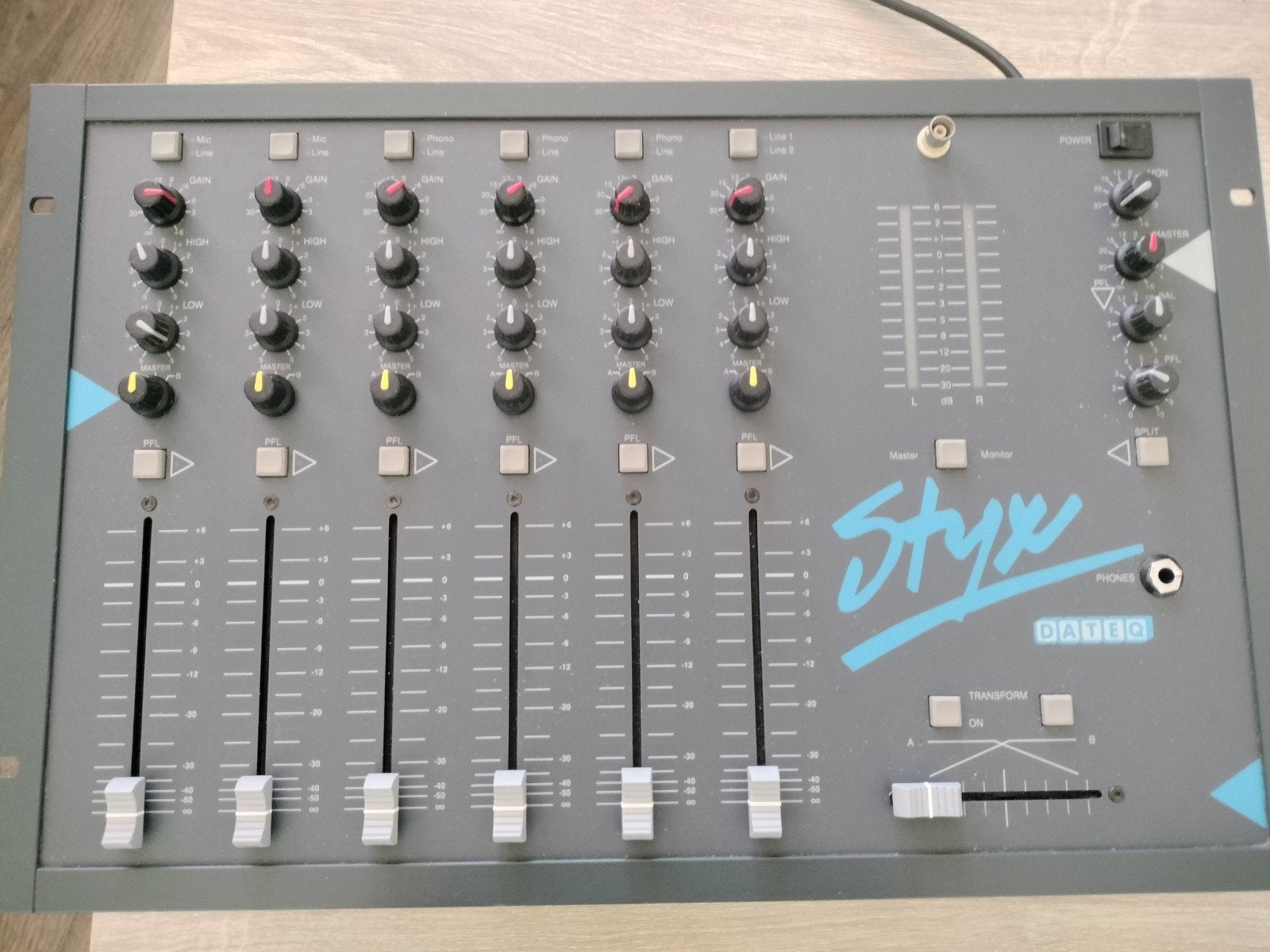 Mooie Dateq Styx mixer - Rookvrije studio, Ophalen of Verzenden, Gebruikt, 5 tot 10 kanalen, Microfooningang