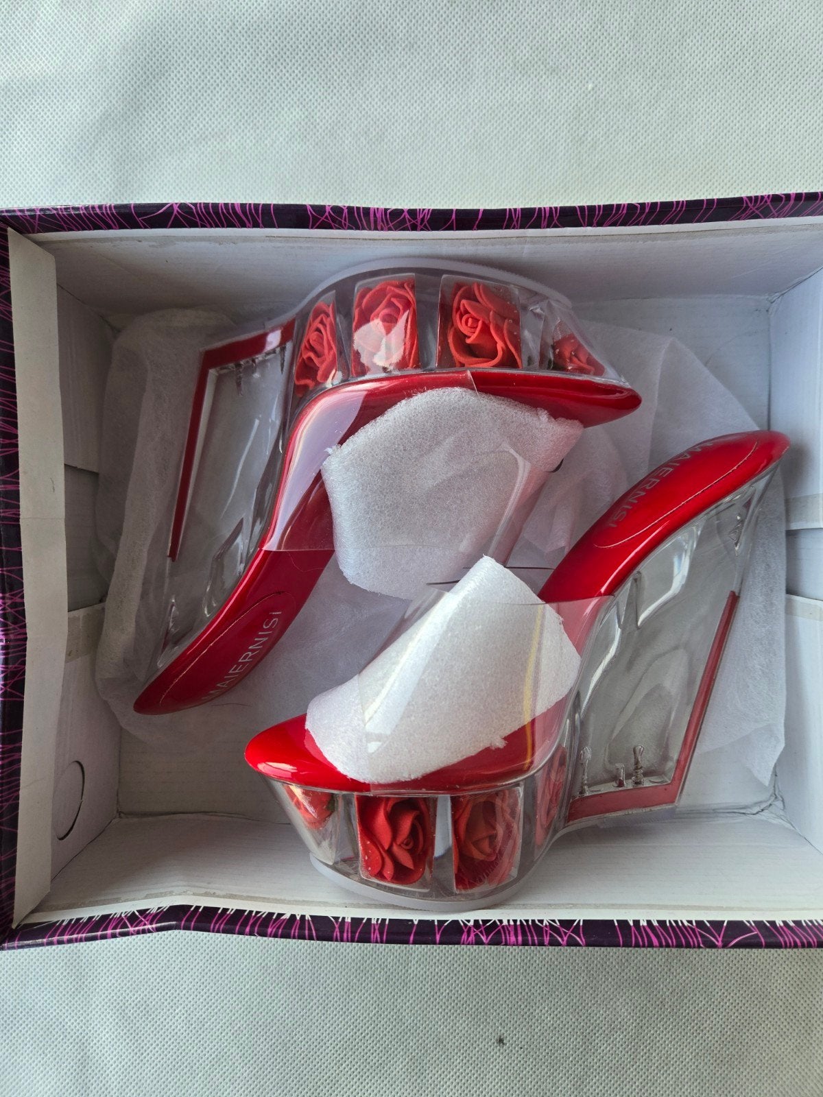 Sexy Muiltjes met Rode Rozen Binnenzool - Maat 35 (Nieuw), Nieuw, Rood, Sandalen of Muiltjes, Ophalen of Verzenden