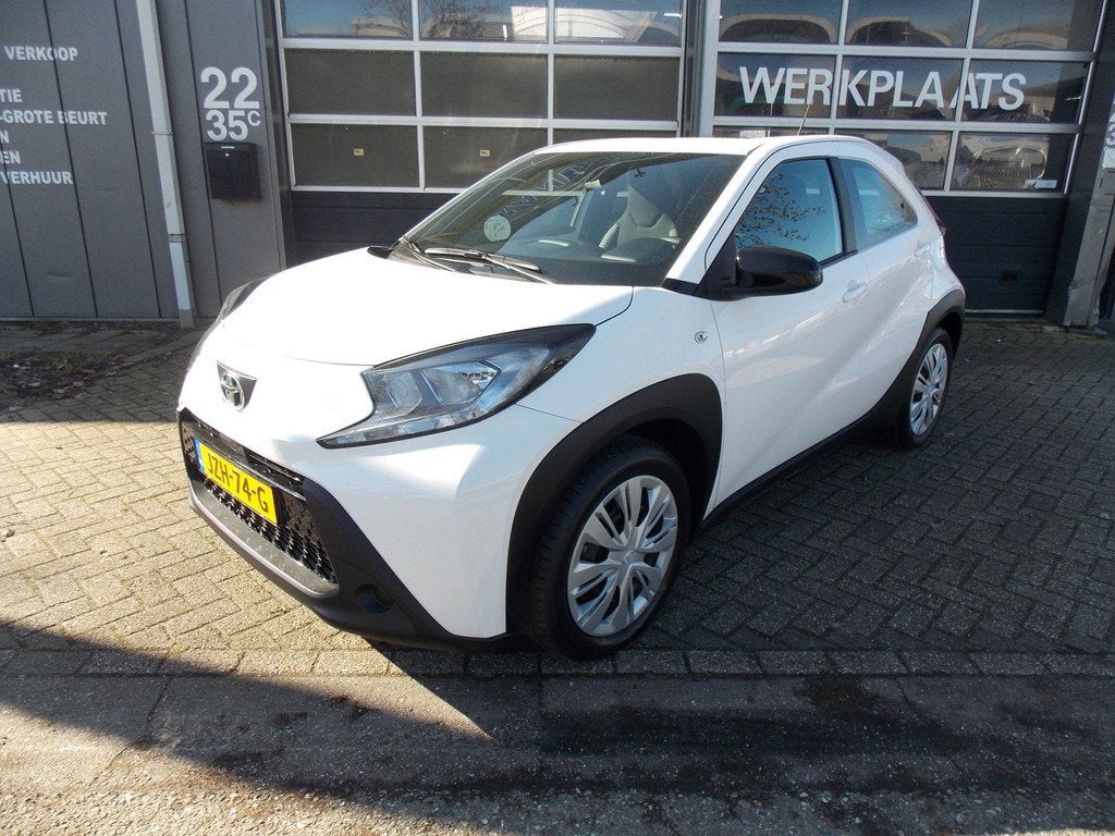 Toyota Aygo X 1.0 VVT-i S-CVT Play Automaat Airco Elek Pakke, Auto's, Toyota, Stof, Gebruikt, Euro 6, 4 stoelen