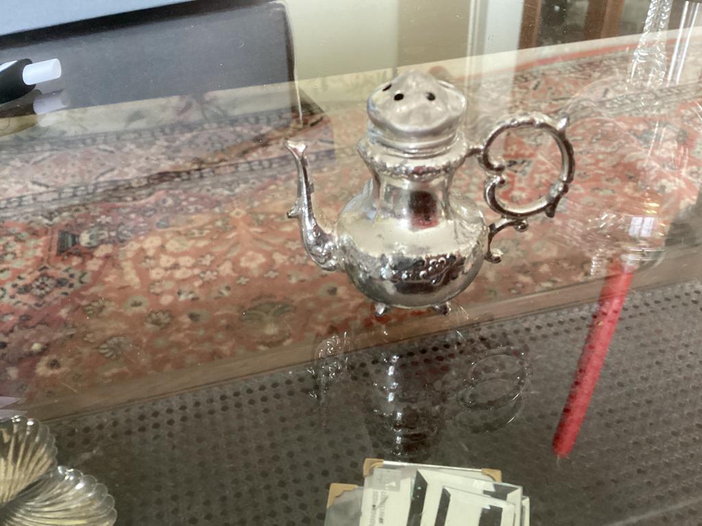Zoutvaatje model koffiepot // metaal hoog 5 x3 cm, Verzamelen, Ophalen of Verzenden, Zo goed als nieuw, Dier