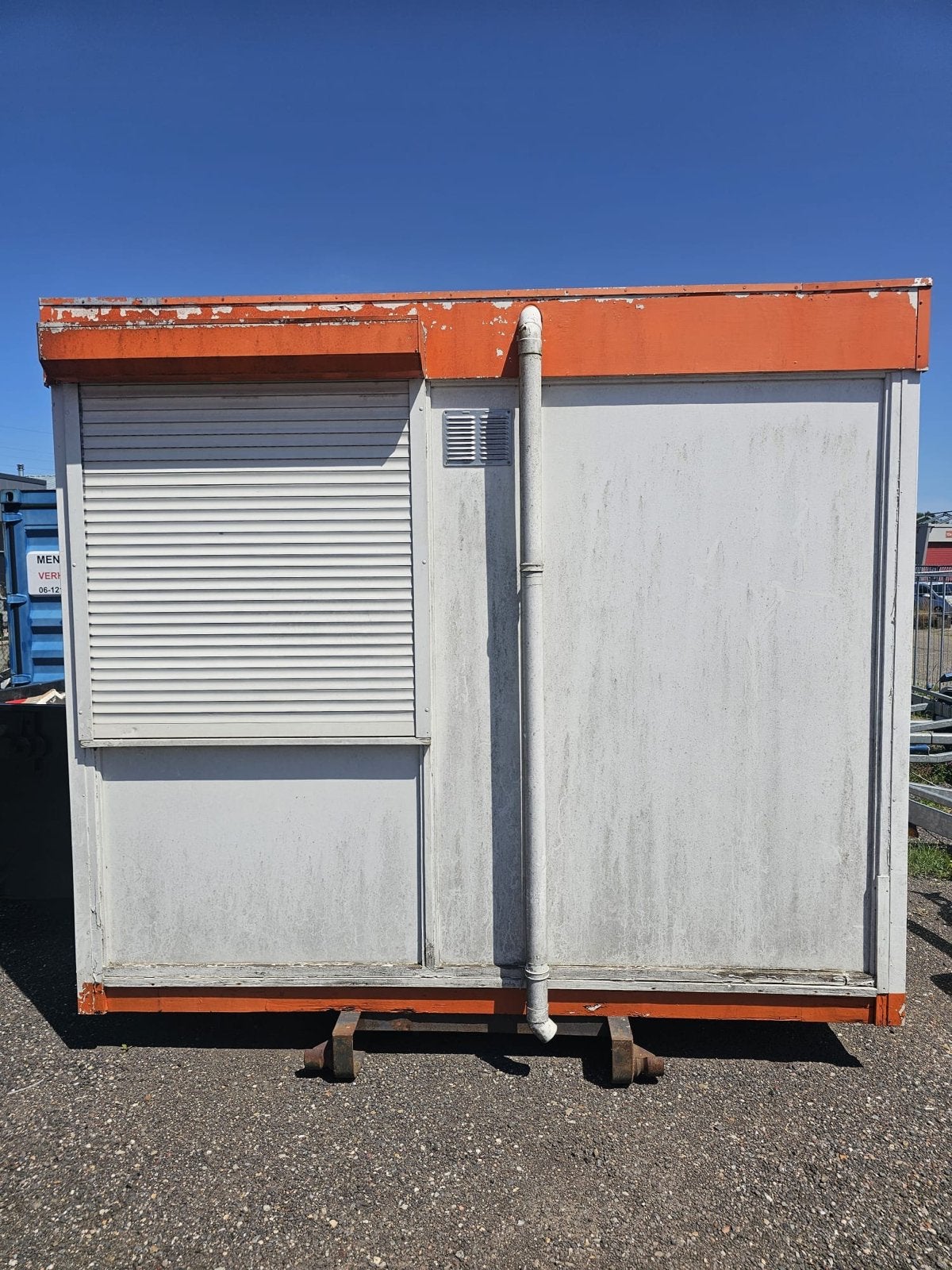 Mobiele kantoorunit / bouwkeet met toilet en keuken, Zakelijke goederen, Machines en Bouw | Keten en Containers, Ophalen of Verzenden