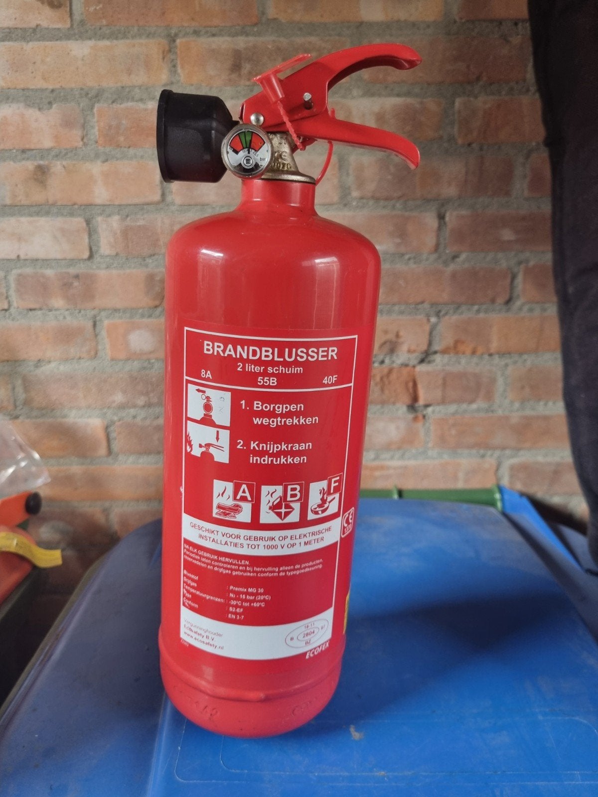 3x Brandblusser 2 liter schuim inclusief ophangbeugel, Ophalen of Verzenden