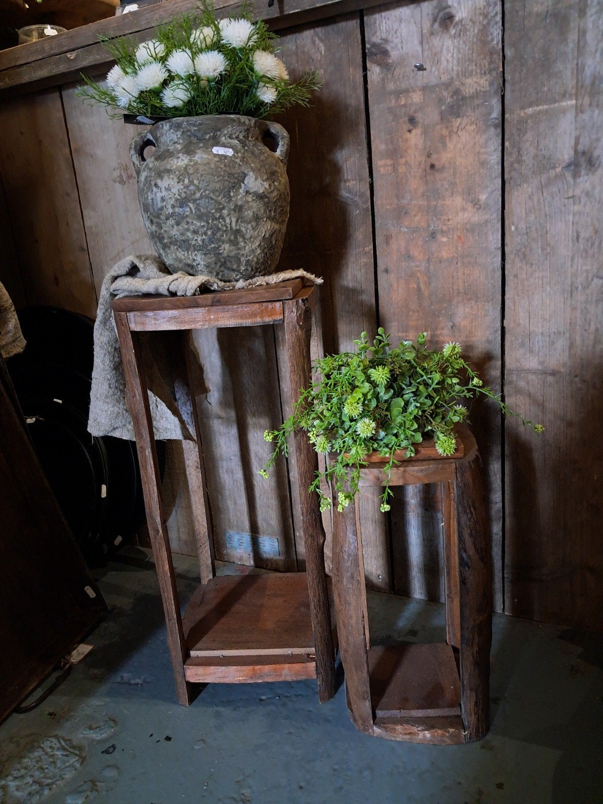 Planten tafeltjes set 2 €15,- 
• +/- 20x20cm 41cm hoog
•, Ophalen