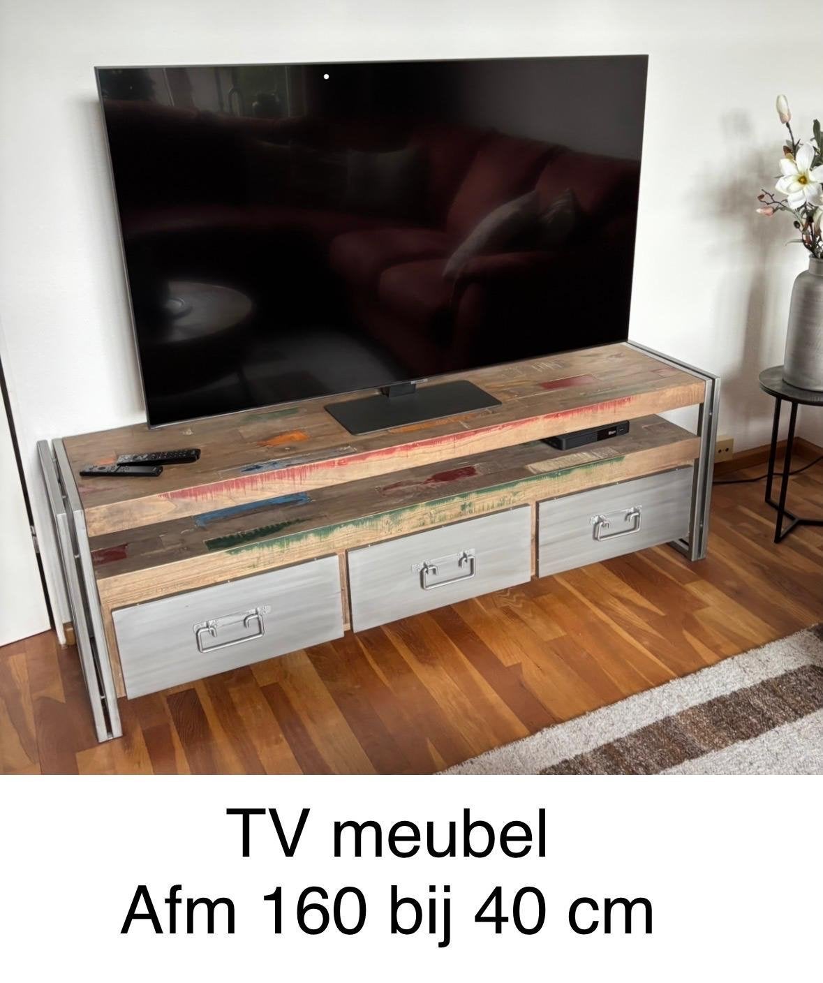 Complete woonserie meubels: eettafel, TV-meubel, salontafels, Ophalen, Gebruikt