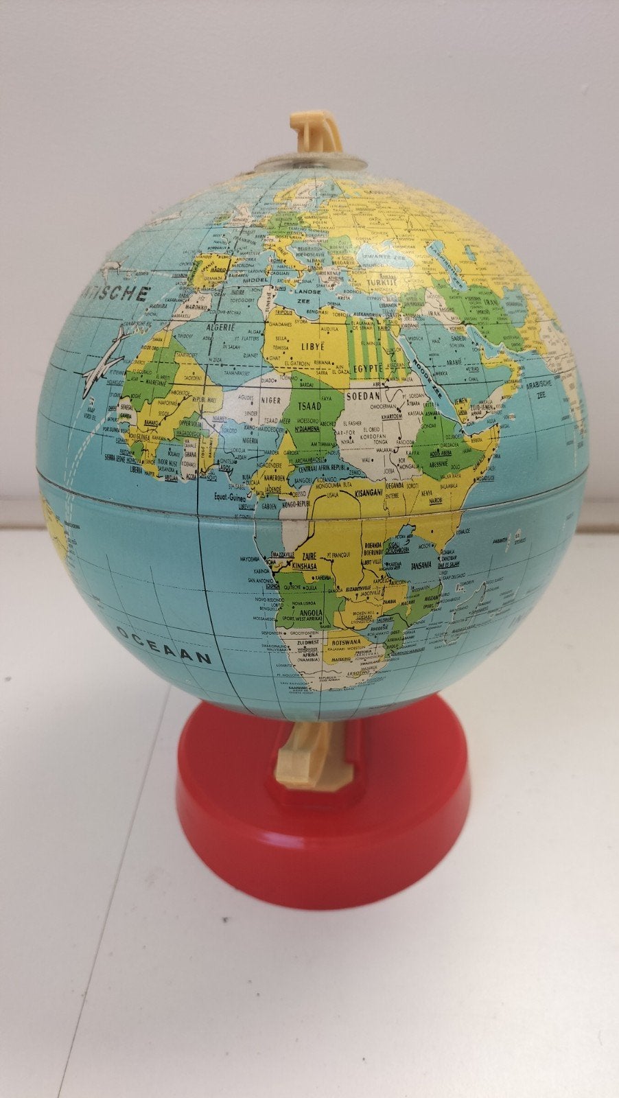 Oude antieke vintage wereldbol topografische wereld bol.
Hoo, Ophalen of Verzenden, Gebruikt