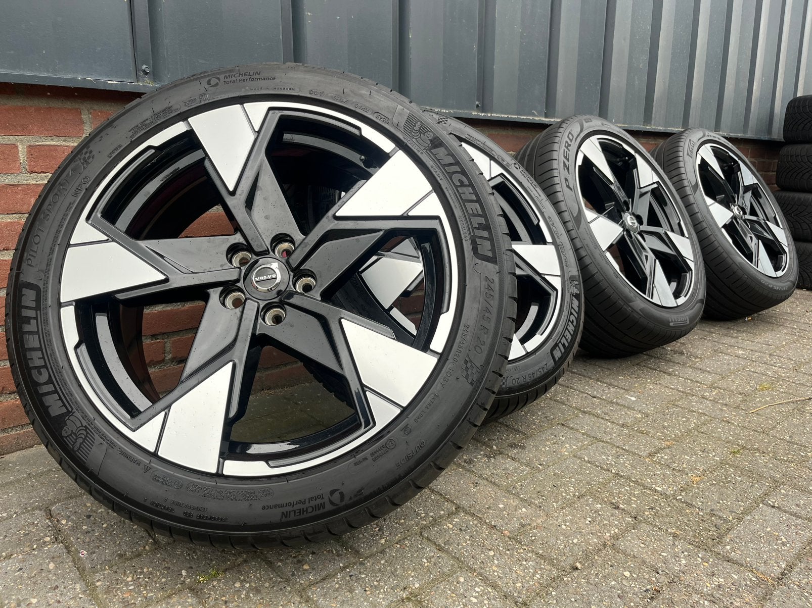 Gave 20 Inch Originele Volvo XC40 Zomerset