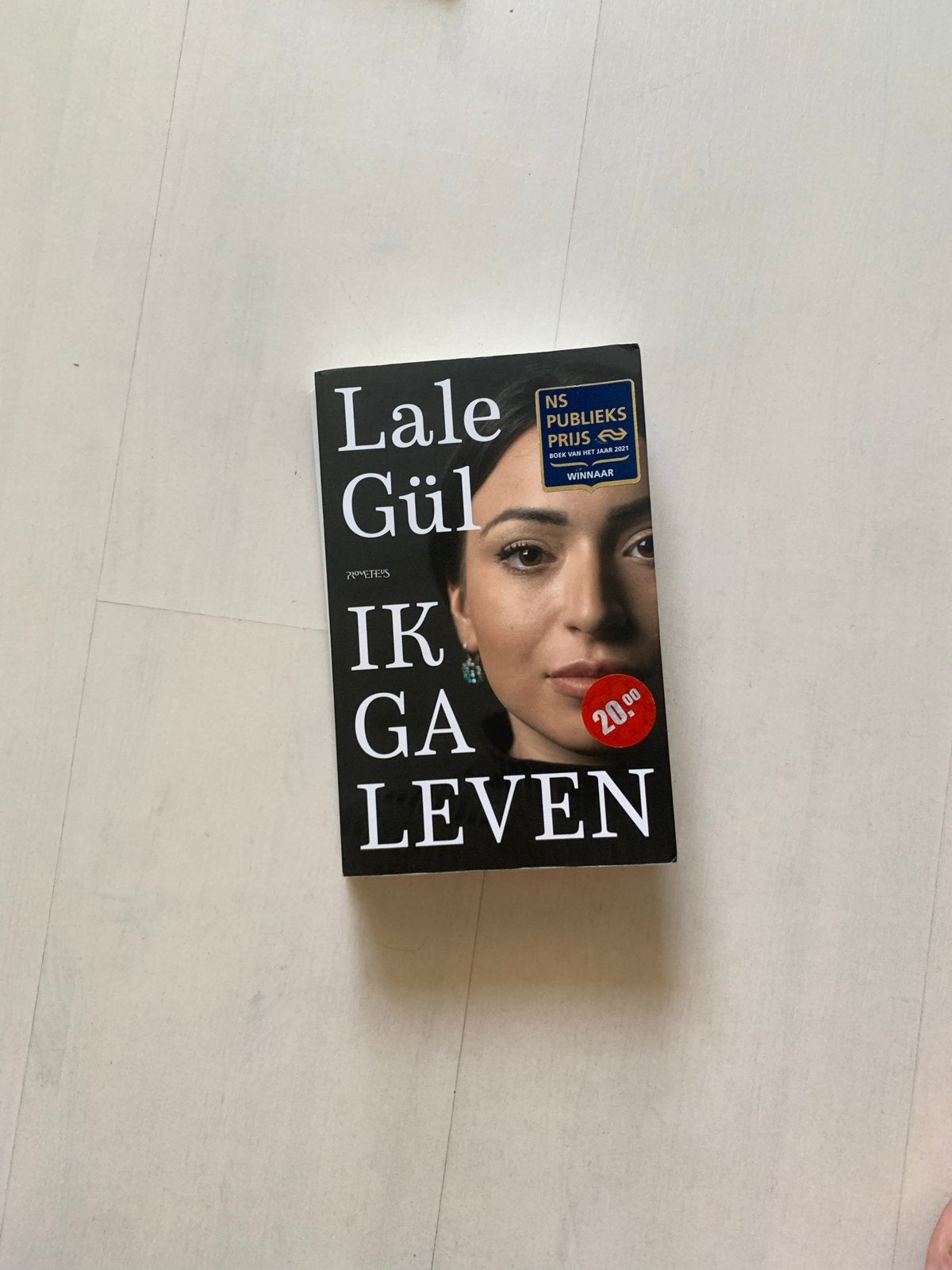 Lale Gül - Ik ga leven (NS Publieksprijs Winnaar), Ophalen of Verzenden, Zo goed als nieuw, Nederland