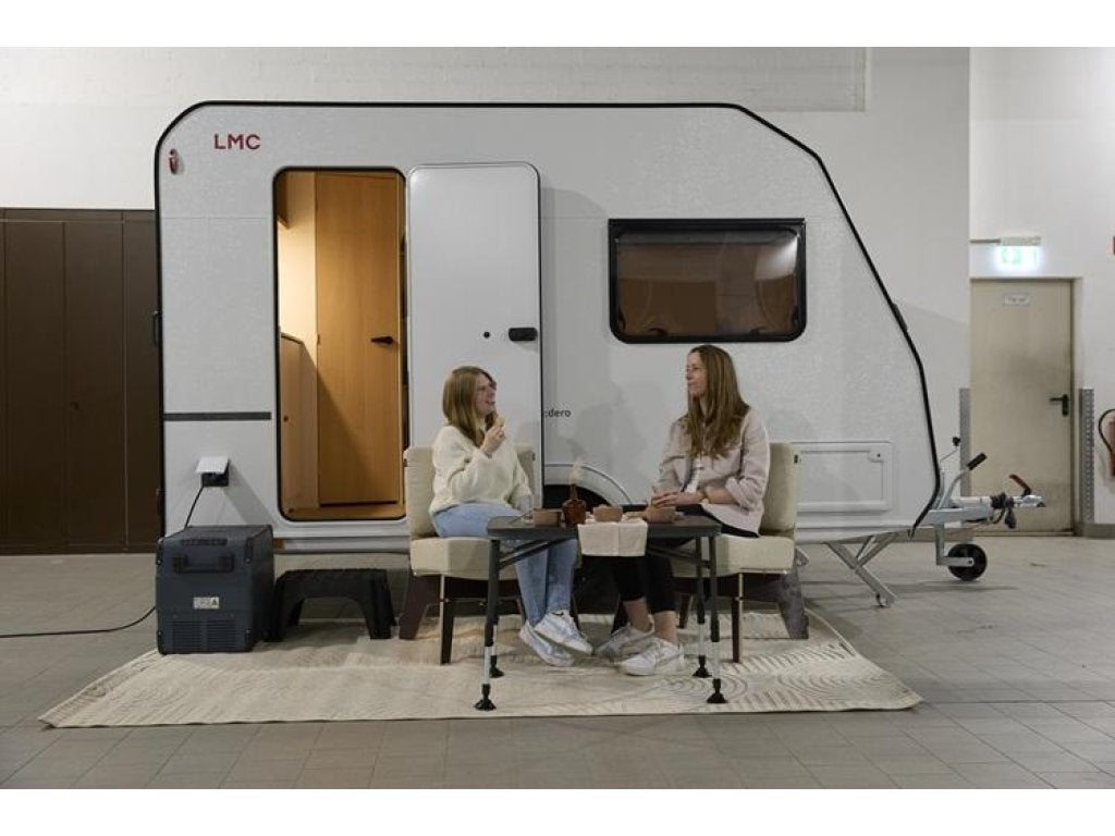 LMC E:dero 350 D speciaal voor elektrische auto!, Caravans en Kamperen, Caravans, Koelkast, Tot en met 2, 500 - 750 kg, LMC en Münsterland