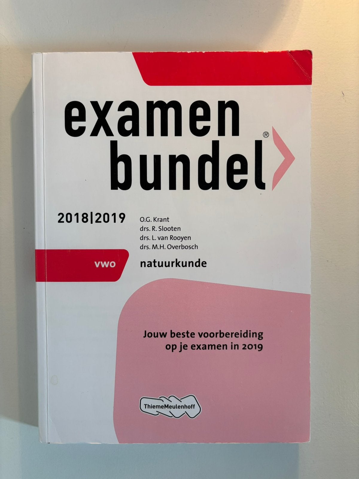 Examenbundel Natuurkunde VWO, Boeken, Ophalen of Verzenden, Zo goed als nieuw, VWO, Natuurkunde