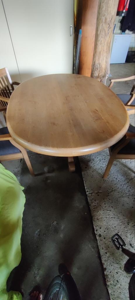 Ovale eettafel van eikenhout, Huis en Inrichting, Tafels | Eettafels, Ophalen, Gebruikt, 100 tot 150 cm, Klassiek