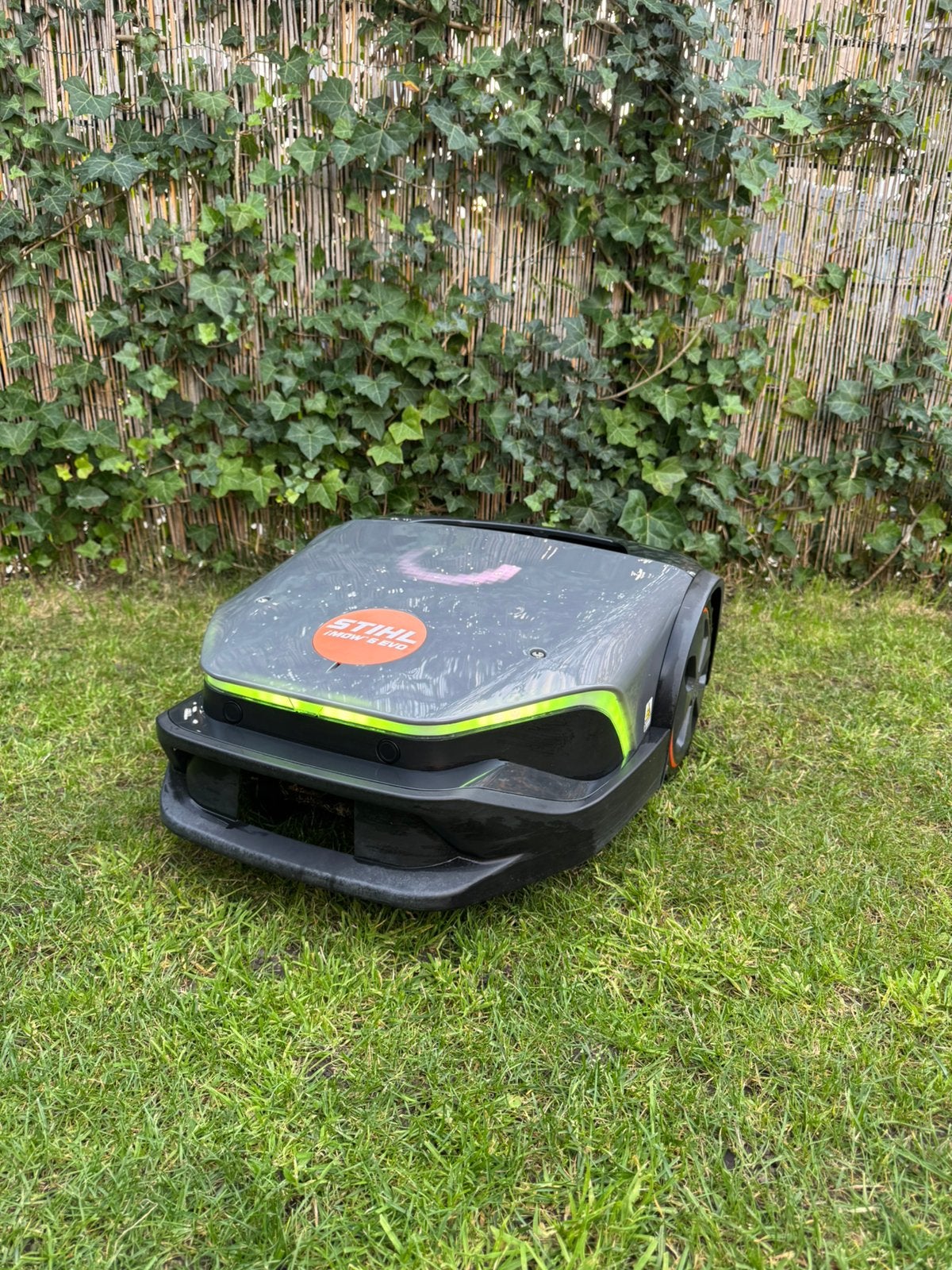 Stihl IMOW 6 EVO Robotgrasmaaier incl. laaddock + zonneklep, Tuin en Terras, Ophalen, Zo goed als nieuw