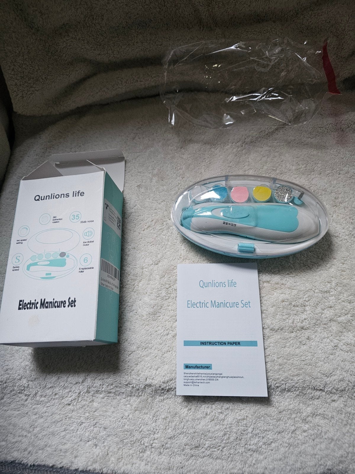 Nieuwe elektrische manicure- en pedicureset met 6 opzetstukk, Ophalen of Verzenden