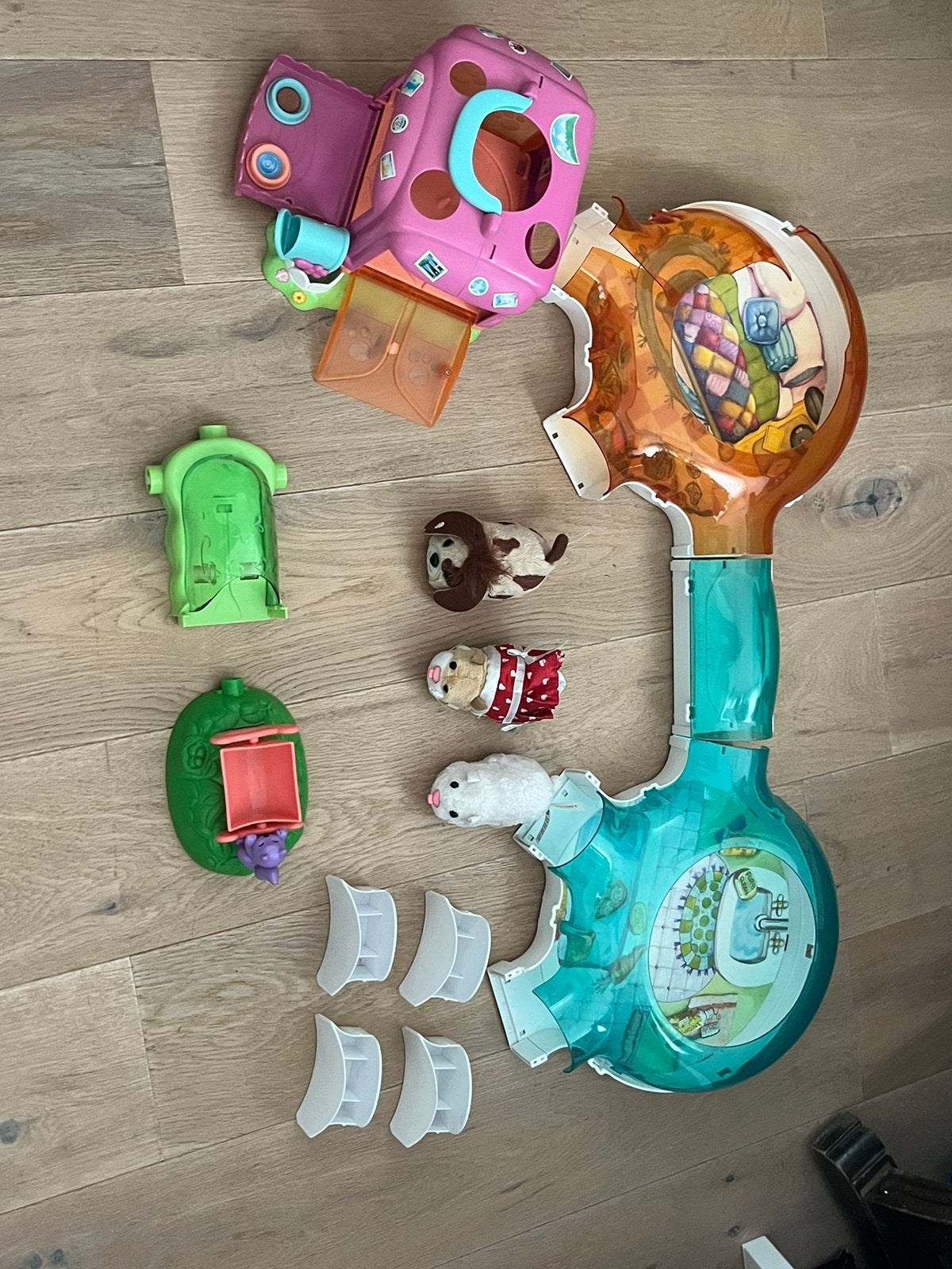 Bewegende hamsters met huisje en accessoires, Ophalen, Gebruikt