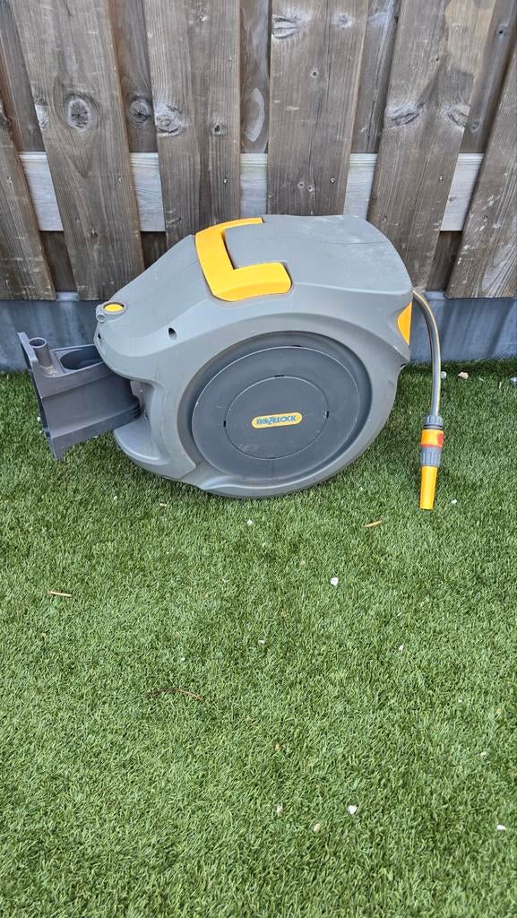 Wandslangbox tuinslang 25m automatisch oprolbaar, Tuin en Terras, Tuinslangen, Ophalen, Hazelcrock, Tuinslang, Zo goed als nieuw