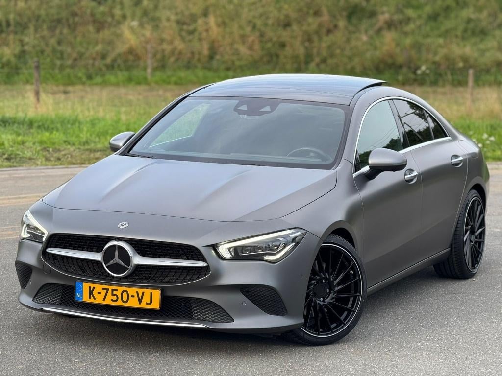 Mercedes-Benz CLA 220 190pk 4MATIC 7G-DCT 2019 VASTE PRIJS!!, Auto's, Mercedes-Benz, Automaat, CLA, 1800 kg, Zwart