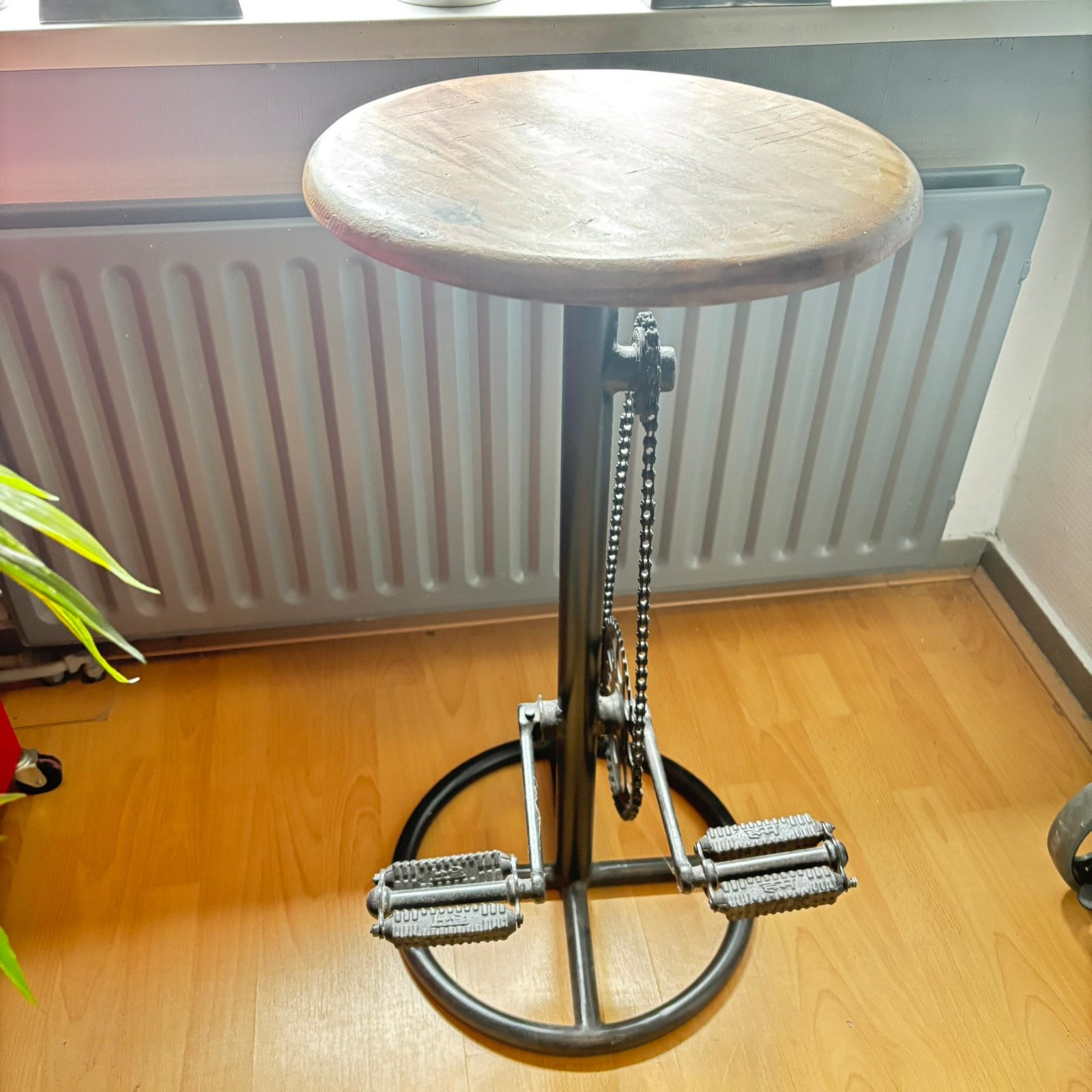 Barkruk industrieel, 1 kruk, Ophalen, Zo goed als nieuw, 60 tot 90 cm